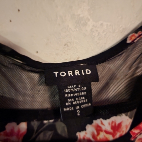 Torrid Floral Mesh Panel Top Size 2X- Sunny Bloom - Picture 7 of 10